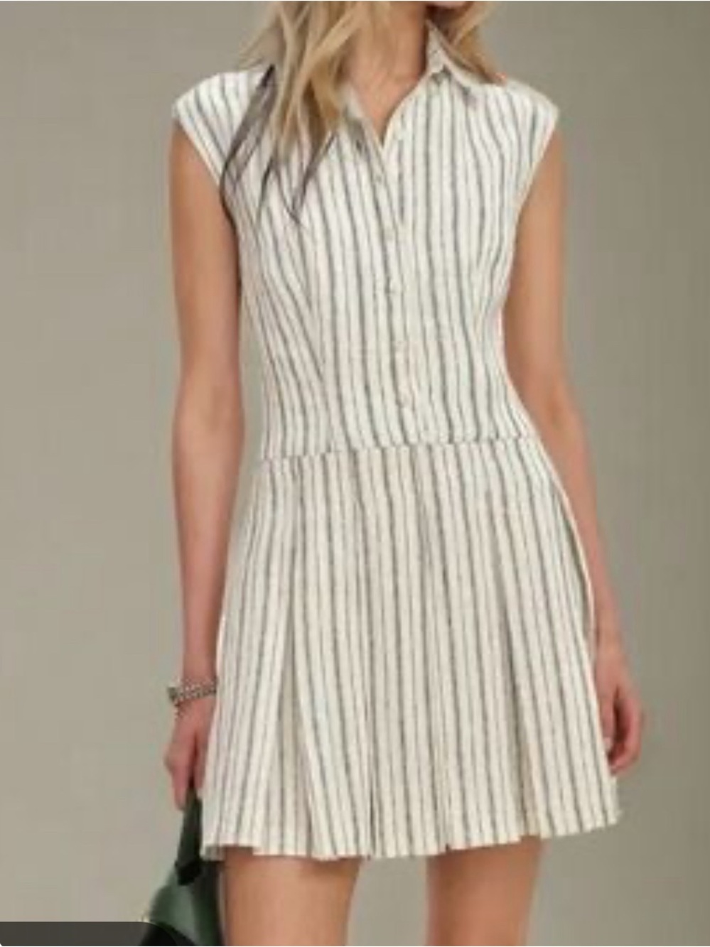 Reformation Arella Linen Mini Shirtdress
Size 10